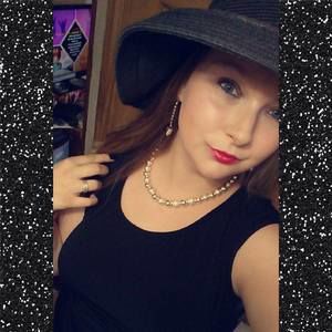 Meet your Posher, Frances